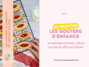 Page de couverture du ebook des 40 goûters d'enfance industriel version fait maison. On voit un exemple de recette, celui des barquettes à la fraise, tant aimées par les enfants.