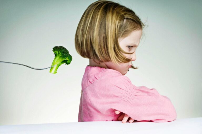 Faire manger des brocolis aux enfants sans pression