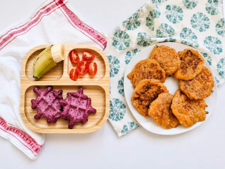 Des gaufres à la betterave et des galettes de patate douce prêtes à manger